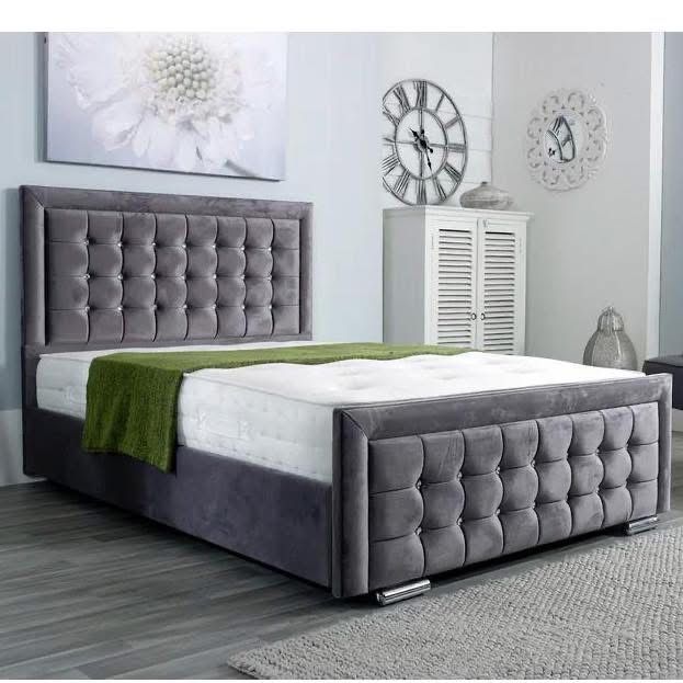 Chesterfield Velvet Divan Bed Se