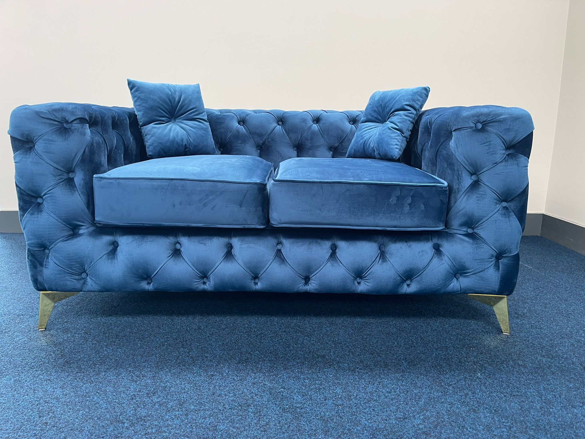 2 Seater Chesterfield Sofa in Blue Plush Velvet