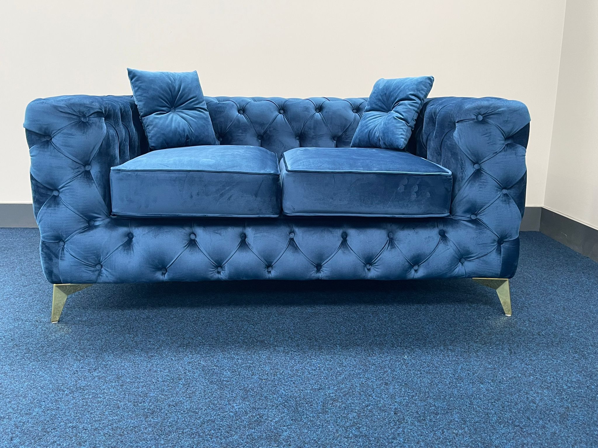 2 Seater Chesterfield Sofa in Blue Plush Velvet