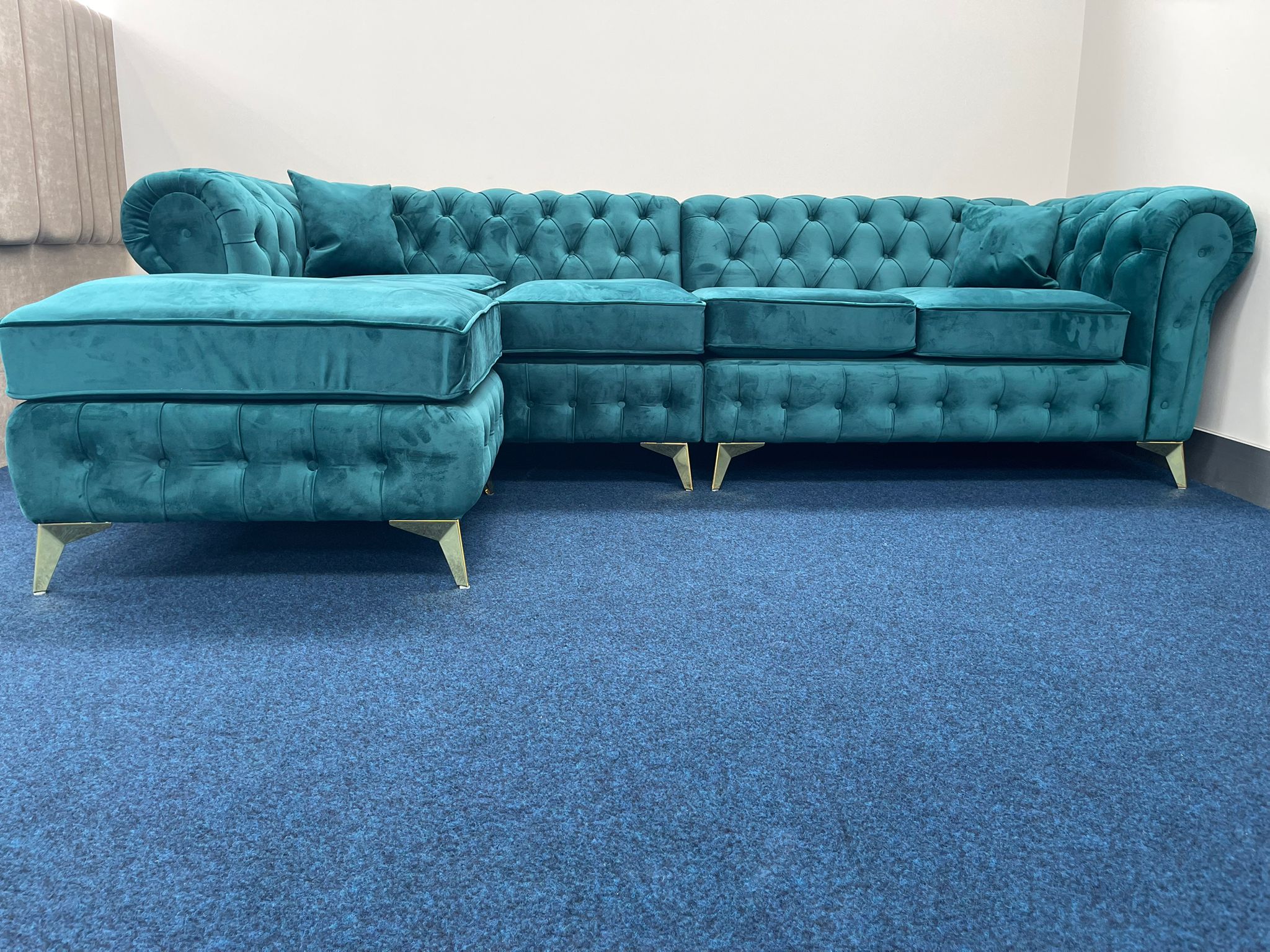 Royal Chesterfield Sofa in Grean Plush Velvet