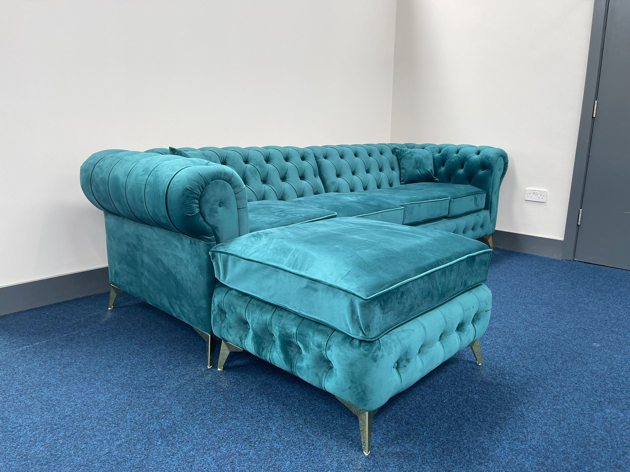 Royal Chesterfield Sofa in Grean Plush Velvet